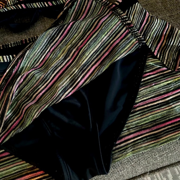 VM 2 piece Swim Suit size small - Picture 3 of 5